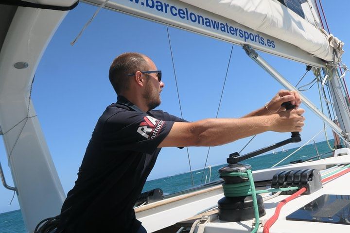 2-Hour Small Group Cruise including food & Drinks onboard