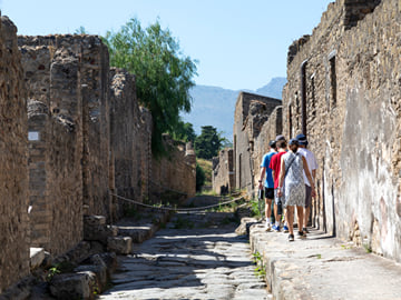 Private 7-Day Culinary and Cultural Tour of Naples and Capri