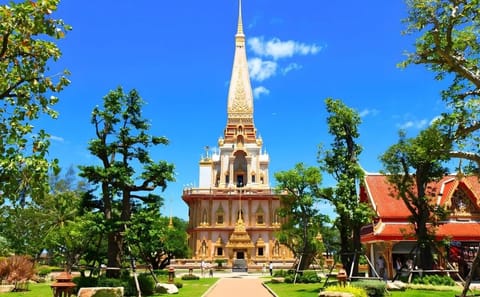 Full Day Phuket City Tour with Chillva Market Visit