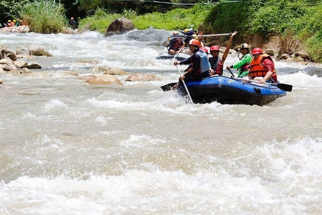 Thrilling Whitewater Rafting in Tone Pariwat Conservation Park photo 4