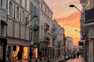 Private Guided Walking Tour of Cannes in 2 Hours