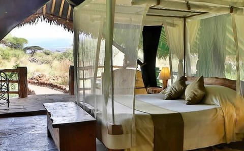 7-Day Safari Tour of Maasai Mara, Lake Nakuru, and Amboseli