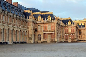 Versailles and Marie Antoinette's Estate Day Trip from Paris