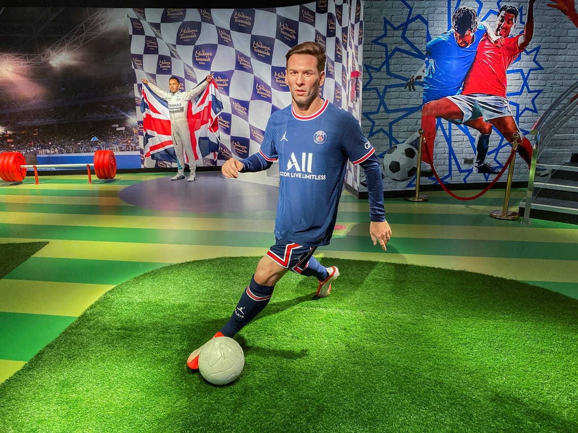 Dubai Madame Tussauds Museum, Dubai Mall Shopping, Burj Khalifa 124/125th floor and Musical Fountain Show tour with Private Transfers 4
