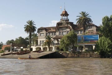 Tigre Delta Boat Tour with Lunch from Buenos Aires