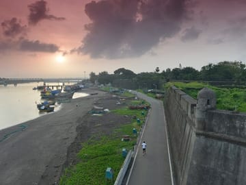 Day Trip from Surat to Daman: Culture and Coastal Views