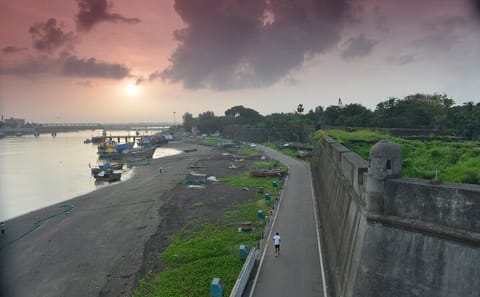 Day Trip from Surat to Daman: Culture and Coastal Views