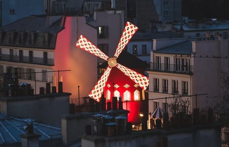 Montmartre Walking Tour with Street Art and Drink Tasting