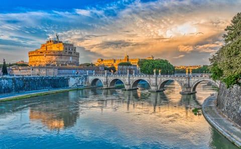 Private 14-Day Van Tour of Italy's Iconic Cities