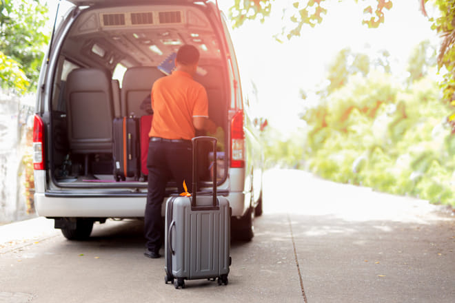  Keflavik Airport to Reykjavik City Centre by Minivan