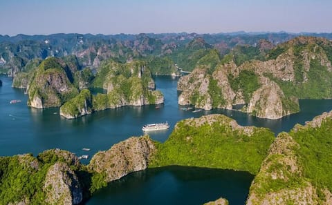 Indochine 2D1N Cruise Shared Tour in Halong and Lan Ha Bay