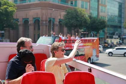 1 Round Ho Chi Minh City bus Tour + Saigon Skydeck Pass