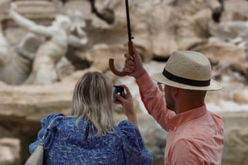 Photography Session at Rome's Trevi Fountain