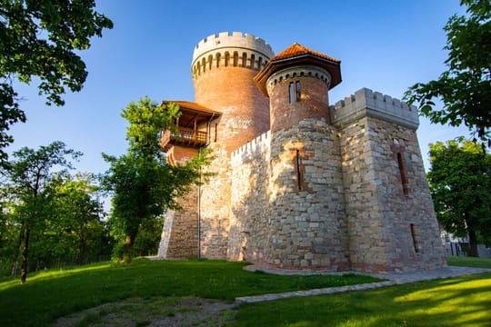 Bucharest's Safest Tour: Dracula's Legend Exploration Game