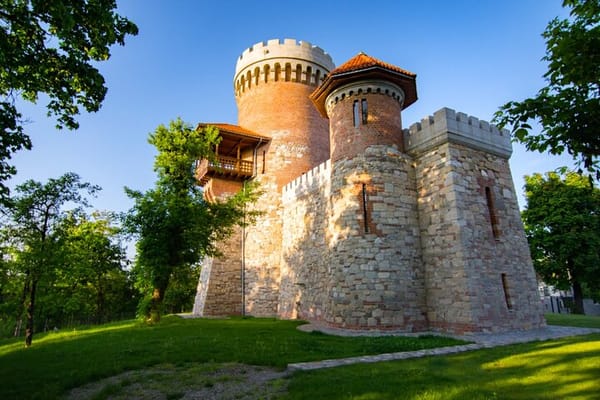 Bucharest's Safest Tour: Dracula's Legend Exploration Game