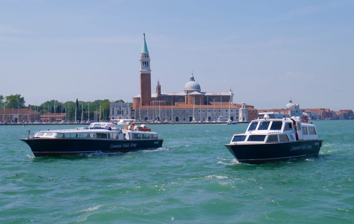 Private speedboat transfer from Marco Polo Airport to Venice