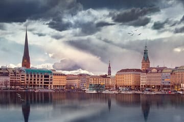 Private 2-Hour Walking Tour of Hamburg's Key Attractions