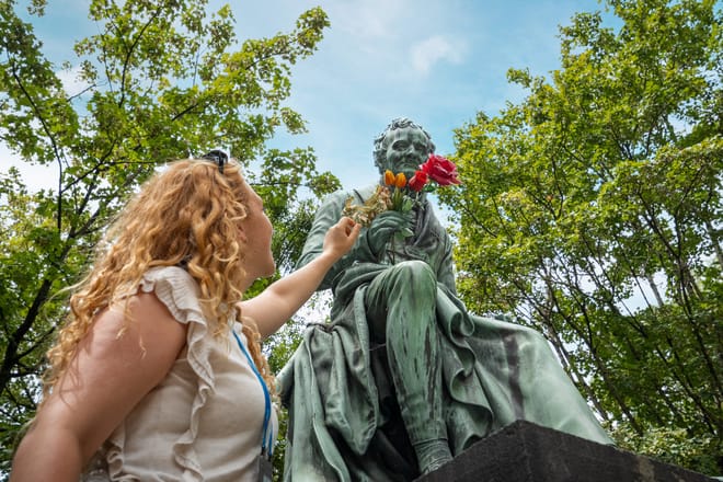 Père Lachaise Cemetery Tour: A Stroll Through Immortal History