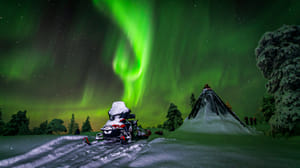 Hunting Northern Lights by Snowmobiles - Saariselkä, Inari