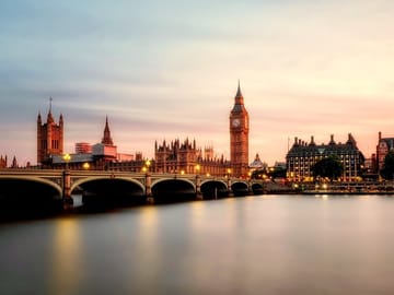 Professional Photo Shoot Walking Tour in London