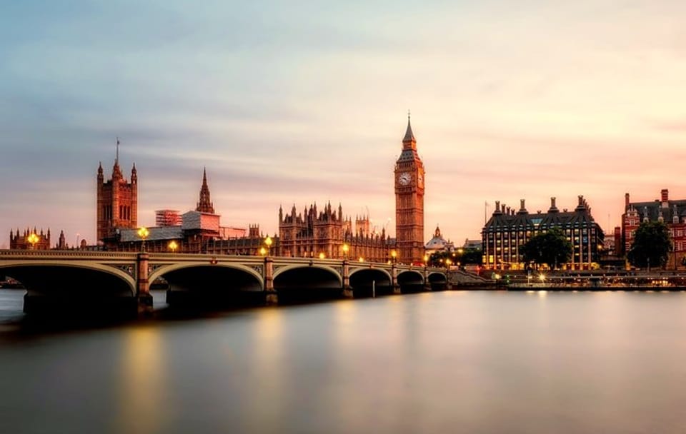 Professional Photo Shoot Walking Tour in London