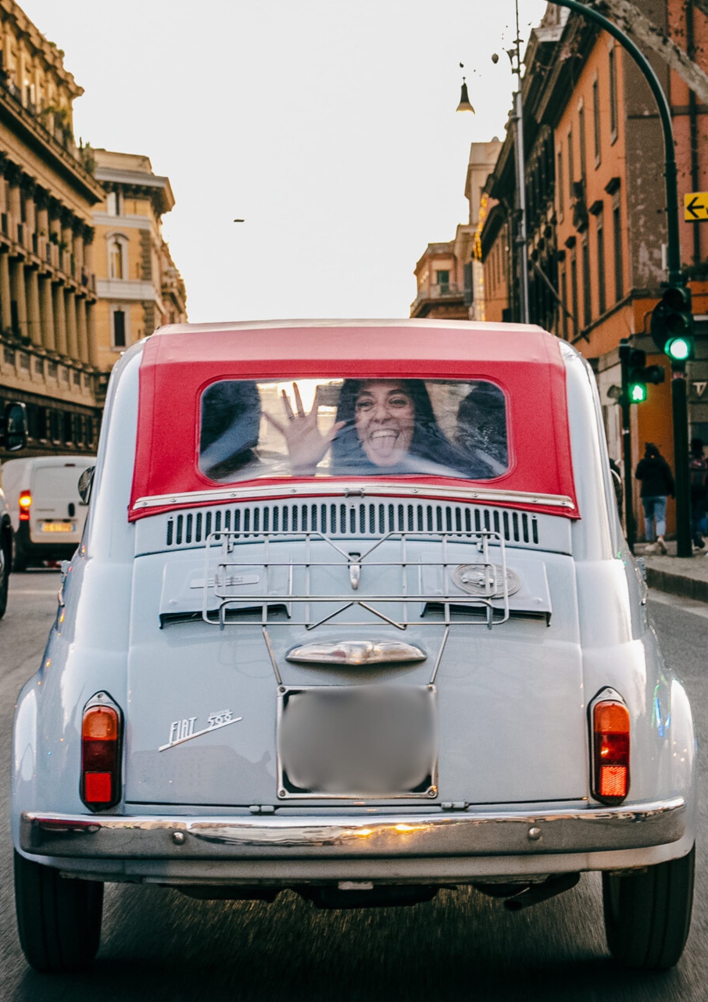 Snap unforgettable shots on a private Rome city tour by Fiat 500 with perfectly timed photo stops.