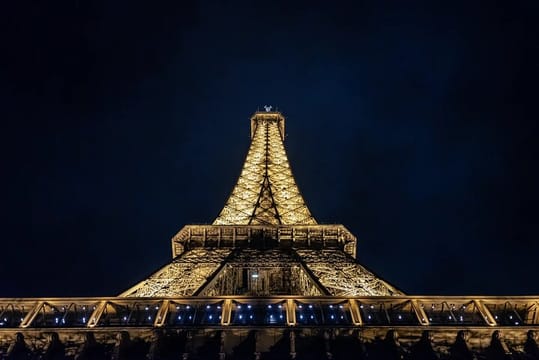 4 hours Paris Night Tour with Paradis Latin 