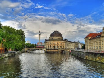 Walking Tour of Alexanderplatz Christmas Market in Berlin