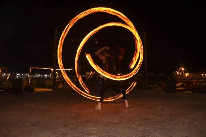 Cairo VIP Night in Giza: Bedouin Dinner, Live Show & Photographer