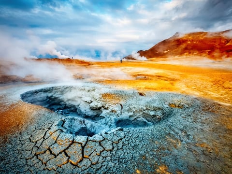 Akureyri: Private Lake Mývatn, Goðafoss & Lava Fields Cruise Tour