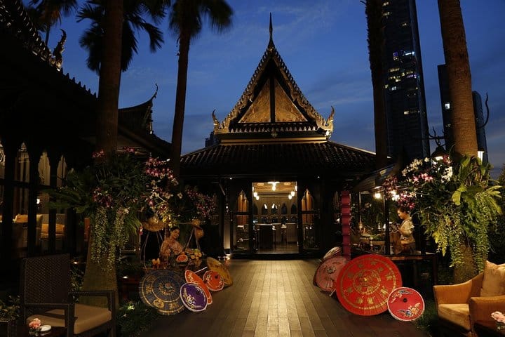 Shangri-La Hotel's Salathip Thai Restaurant Experience 6