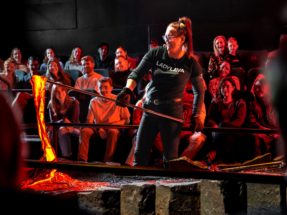 Lava Show Reykjavík — LAVA SHOW