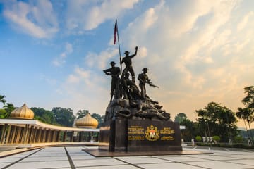 Private Kuala Lumpur City Tour with Batu Caves and Twin Towers