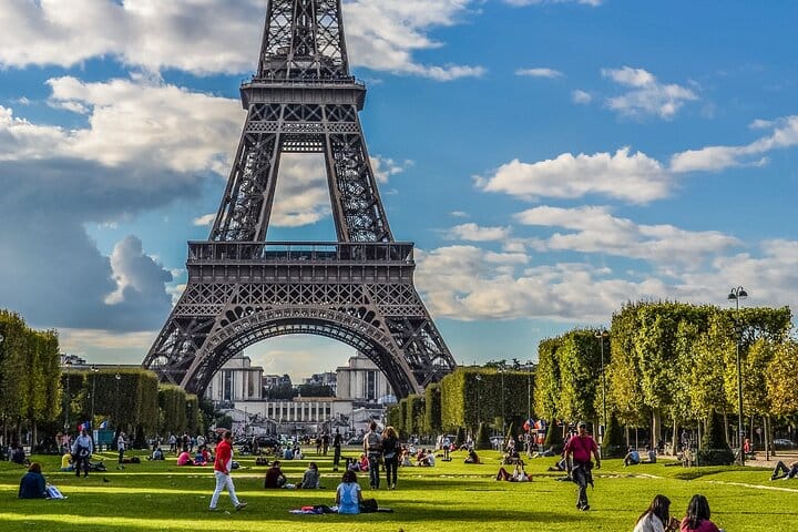 Rolls Royce Paris Trip with Eiffel Tower 9