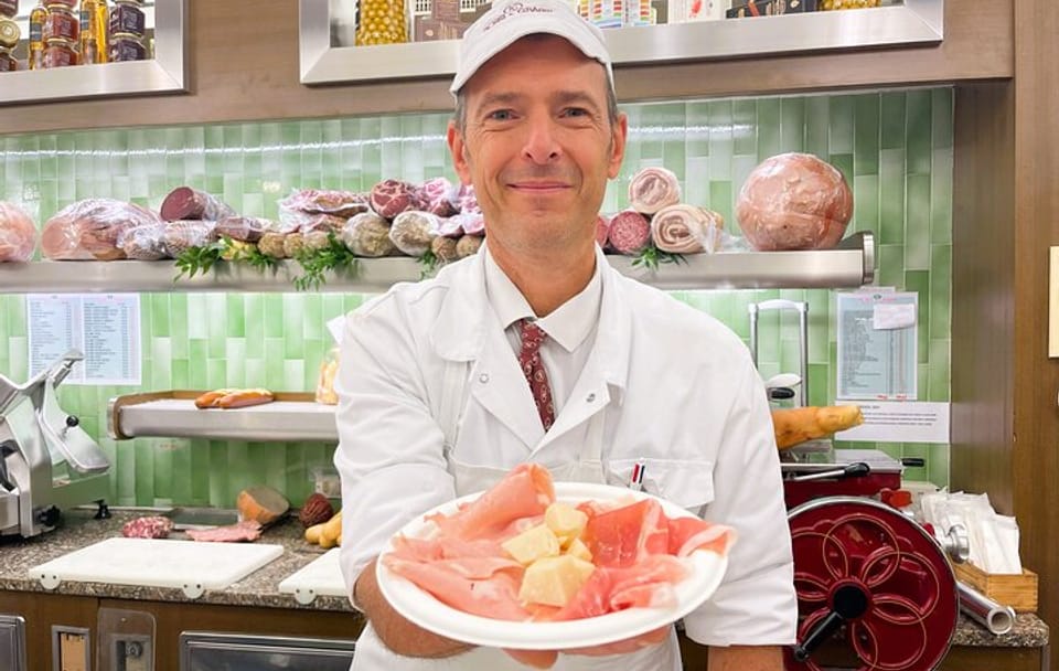 Milan Food Tasting Tour in Hidden Gems for Small Groups”
