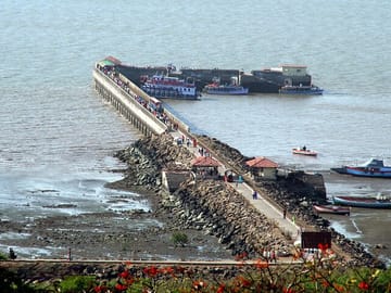 Mumbai and Jyotirlinga Temples Tour in Maharashtra