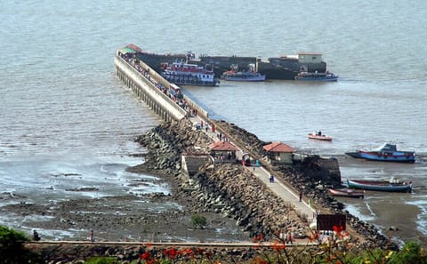 Mumbai and Jyotirlinga Temples Tour in Maharashtra