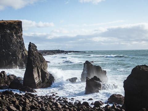 Family Volcano Discovery – Private Reykjanes Peninsula & Sky Lagoon Experience