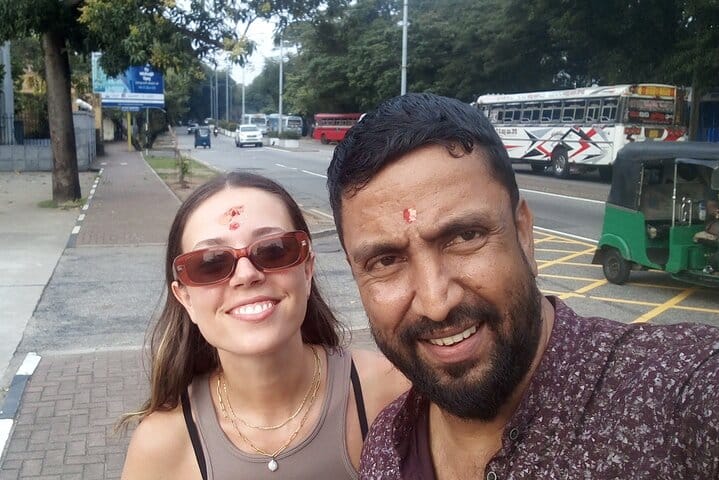 Tuk Tuk city tour is very cheap in colombo( All inclusive tour)