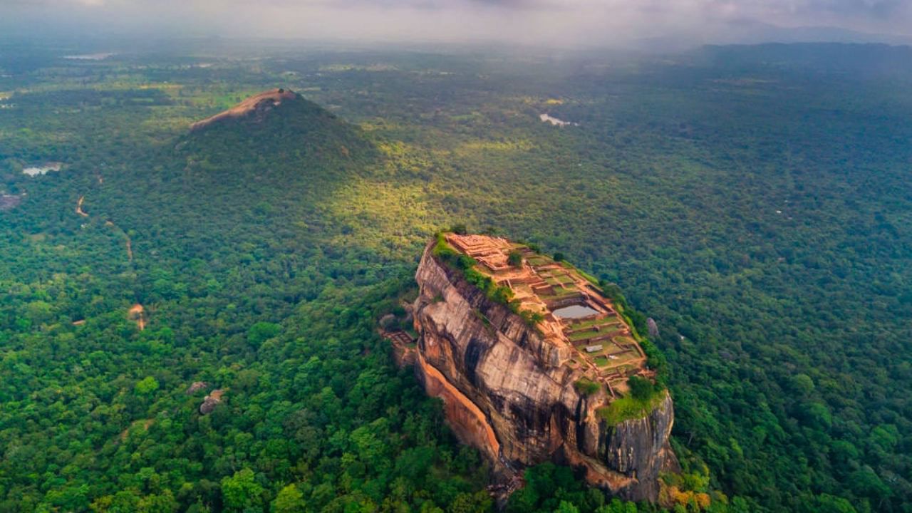 Sigiriya Rock Fortress & Wildlife Safari at Minneriya National Park