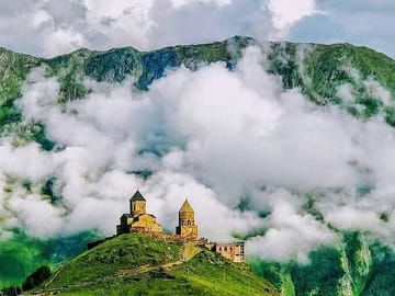 Guided Day Trip to Ananuri and Kazbegi from Tbilisi