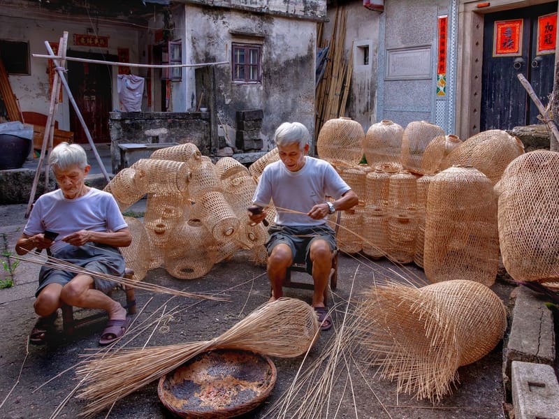 Yangshuo Bamboo Weaving and Countryside Lunch with English Guide