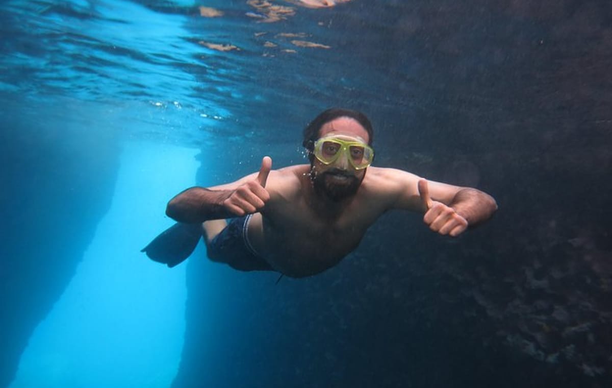 Snorkeling and swimming tour to the Poseidon’s temple at Sounio cape