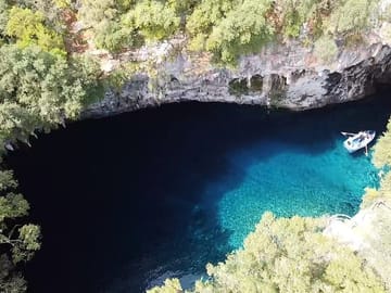 Private Full-Day Tour of Argostolion, Assos, and Chaliotata