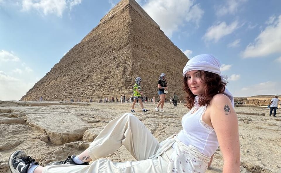 Private Giza Pyramids Tour with Lunch and Shopping in Cairo