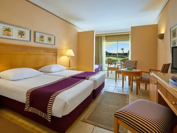 Turtle Beach Boat Tour & Mud Bath & Thermal Pool in Marmaris