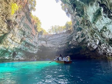 Melissani Lake and Myrtos Beach Tour from Argostolion