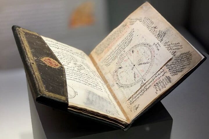 House of Islamic Arts Tour in Jeddah