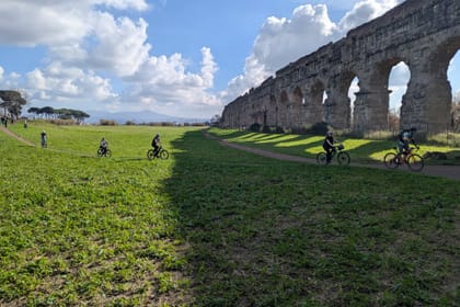 Appia Antica and Rome’s Underground Labyrinth by Ebike: an experience between light and shadow without comparison