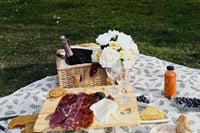 Private Chic Picnic Experience in Madrid 5